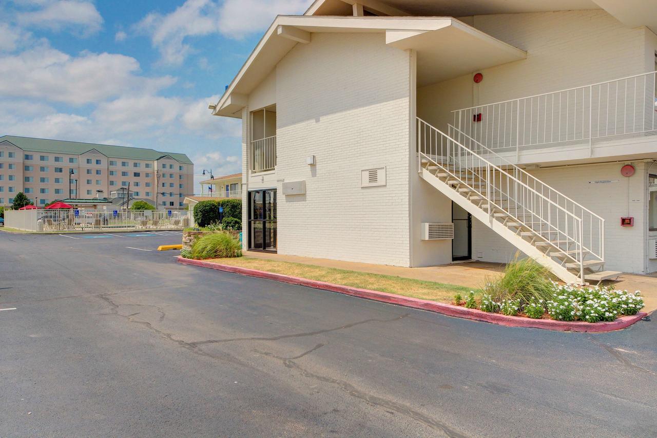 Motel 6 - Oklahoma City Airport Esterno foto